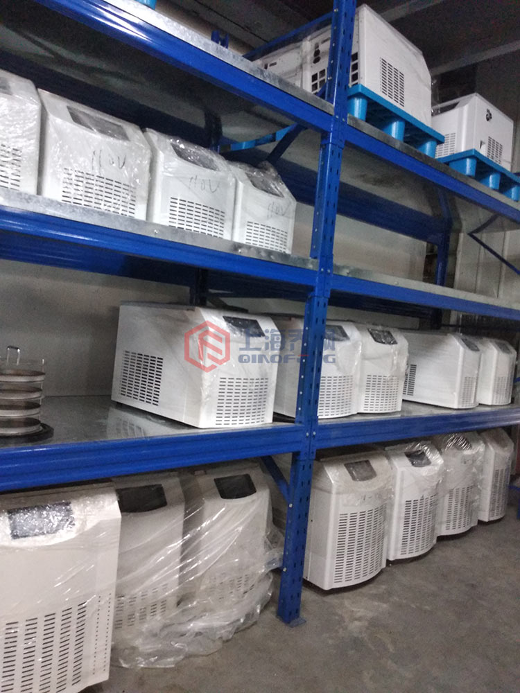 實(shí)驗(yàn)型真空冷凍干燥機(jī)